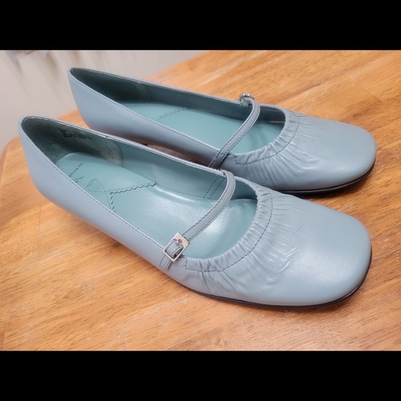 Vintage QVC White Mountain Kitten Heel - Picture 4 of 6